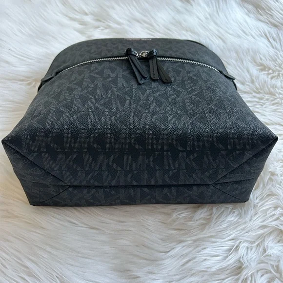 $298 Retail New! Michael Kors Backpack purse